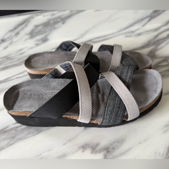 Naot Roxanna Sandals - Picture 4 of 12